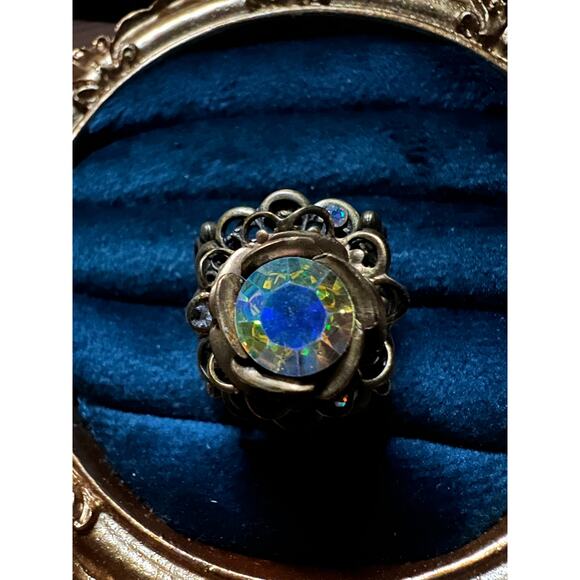 Vintage Adjustable Aurora Borealis Crystal Flower Ring Brass Filigree Size 7+ - Picture 8 of 10